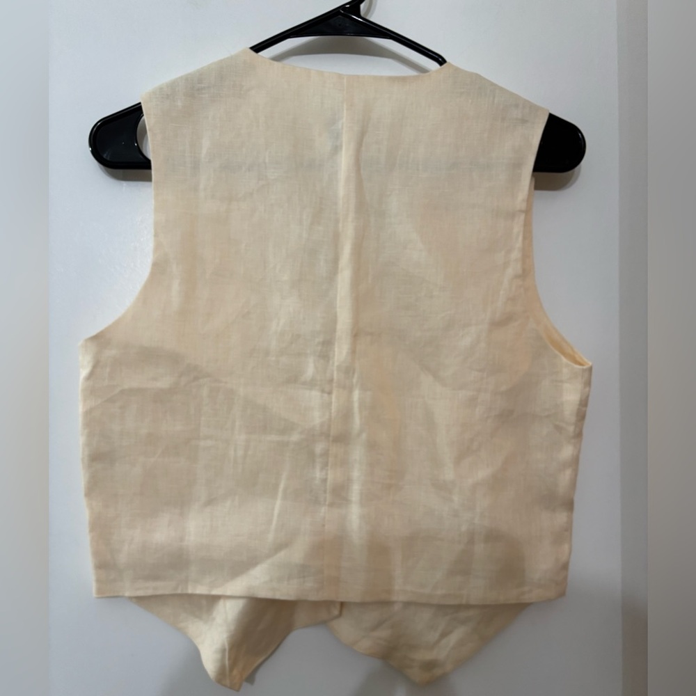 DISSH Cream Button-Up Vest Top - Picture 2 of 6